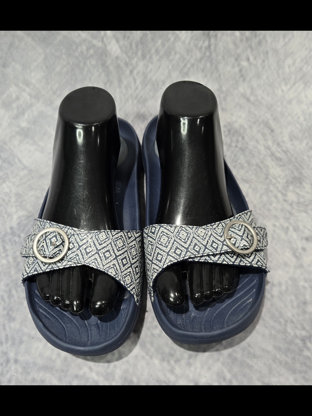 Tony Little Cheeks Exercise Sandals Black Silver Chevron Slide Women US 9